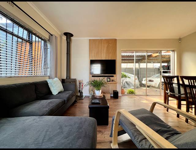 3 BEDROOM HOUSE FOR SALE IN STRANDFONTEIN